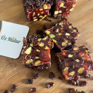 Türkish Delight mit Pistazien und Granatapfel ( Zereşk Üzümlü Narlı Fıstıklı Lokum )