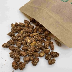 Erdnüsse mit Sesam und Honig