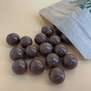 Cikolatali Findikli Draje ( Dragees mit schokolade und haselnuss )