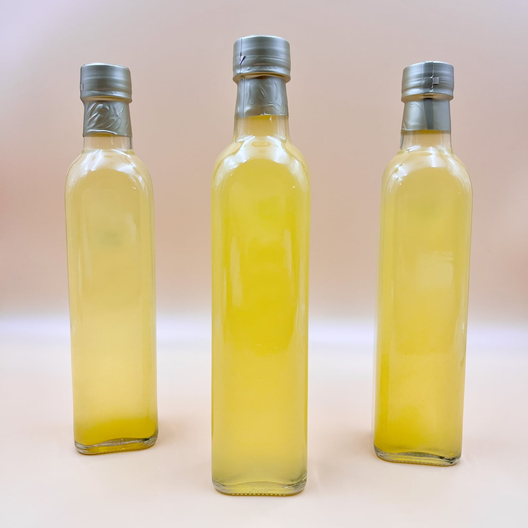 El Yapımı Muz Sirkesi ( Bananen-Essig ) El Yapımı Muz Sirkesi ( Bananen-Essig )